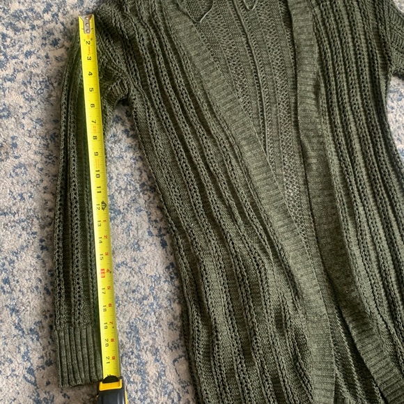 2/30 AE Olive Green Cardigan - Picture 7 of 7